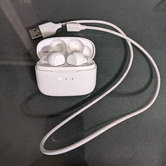 Anker Soundcore Liberty Air True Wireless In-Ear Headphones (White) - Picture 3 of 5